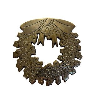 Vintage Lillian Vernon Brass Trivet. Pre owned.